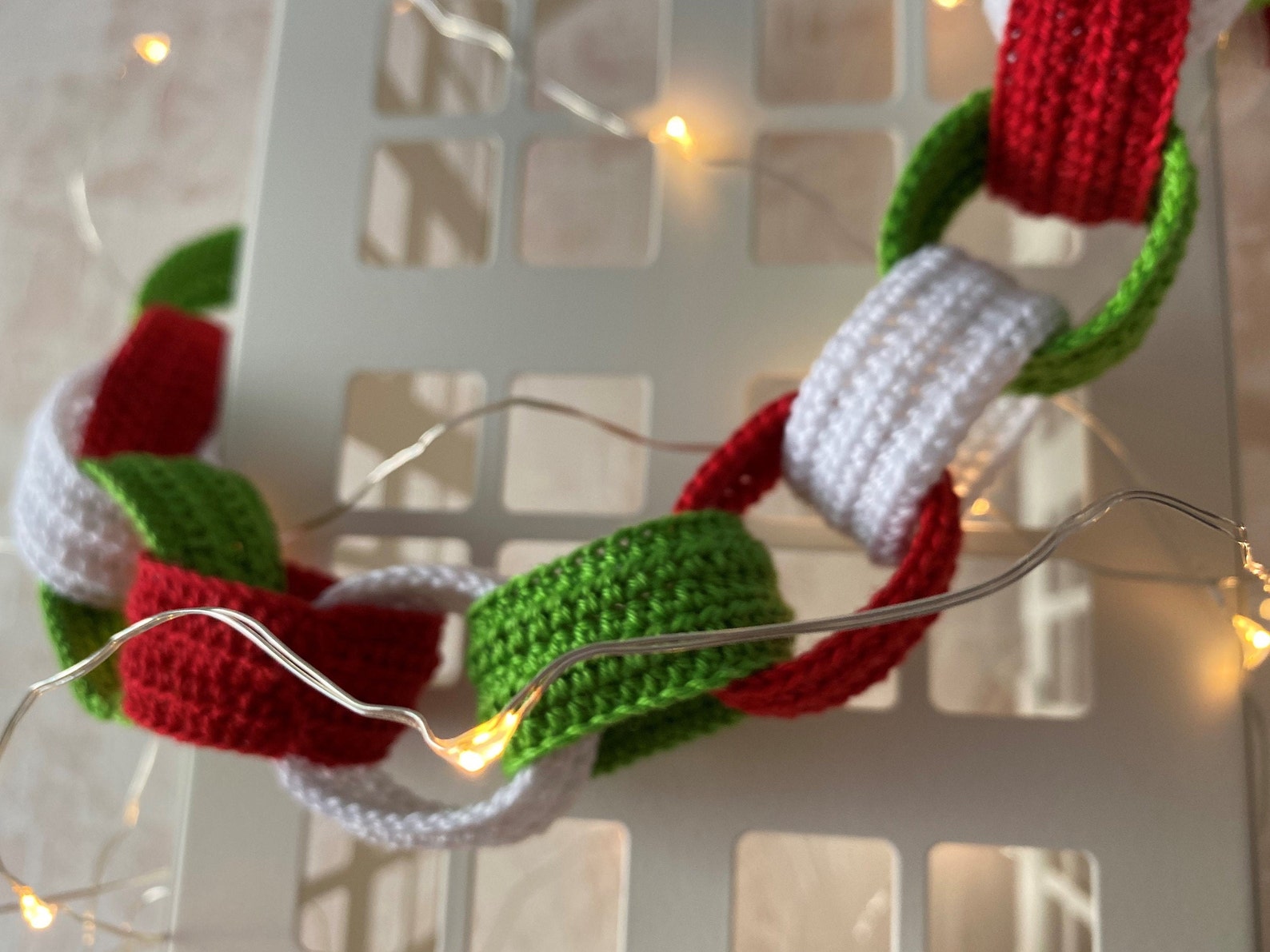 Crochet Paper Chain Garland pattern | Etsy