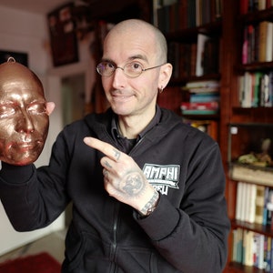 Dr. Mark Benecke death mask, mask, gold/bronze, original, signed 2025