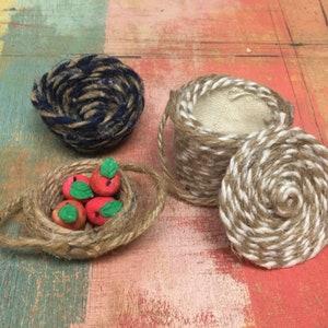 Miniature baskets - Dollhouse Miniature woven baskets - Set of tiny baskets