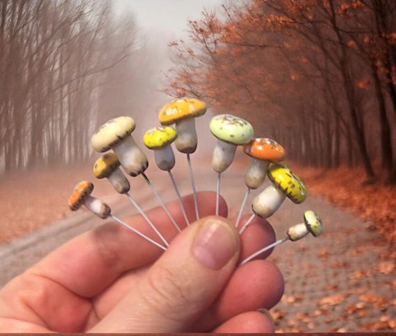 Fairy Garden mushrooms - Miniature mushrooms - Set of 10 clay mushrooms