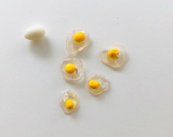 Dollhouse miniature eggs- mini just cracked raw eggs - realistic miniature food - set of 5 miniature eggs - dollhouse groceries