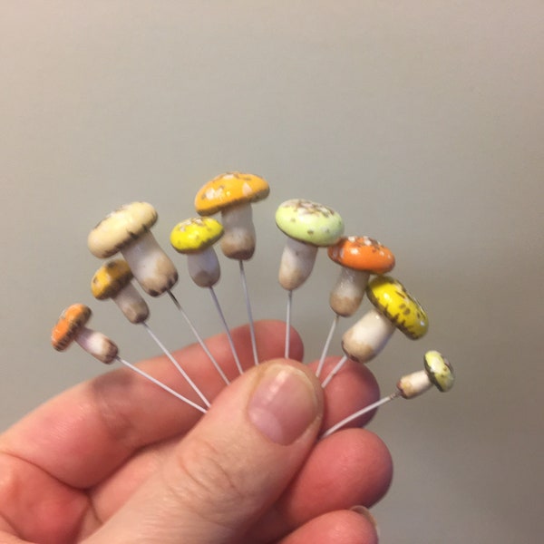 Fairy Garden mushrooms - Miniature mushrooms - Set of 10 clay mushrooms