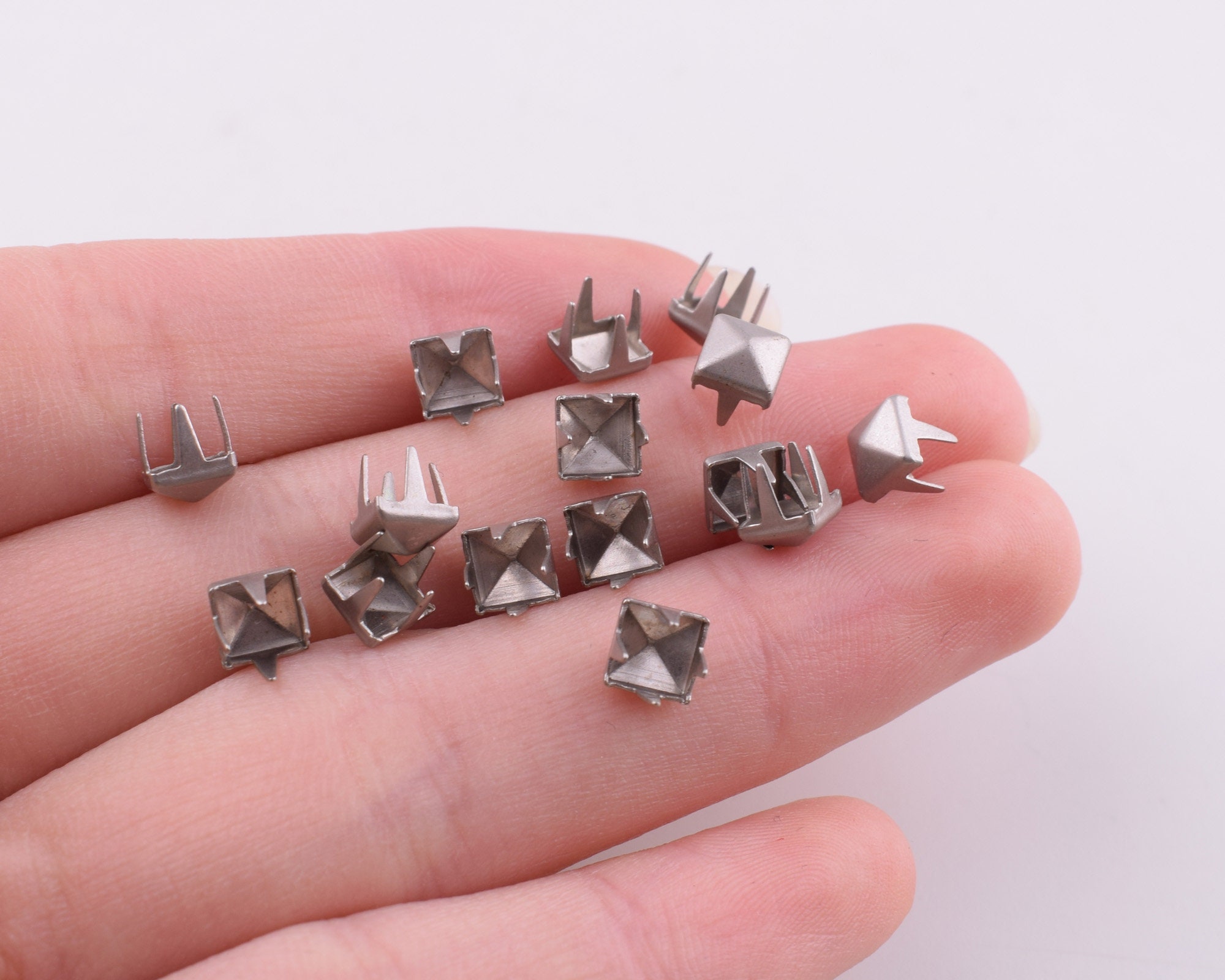 Nailheads Studs,matte Silver Pyramid Claws Studs,5mm Mini Spikes