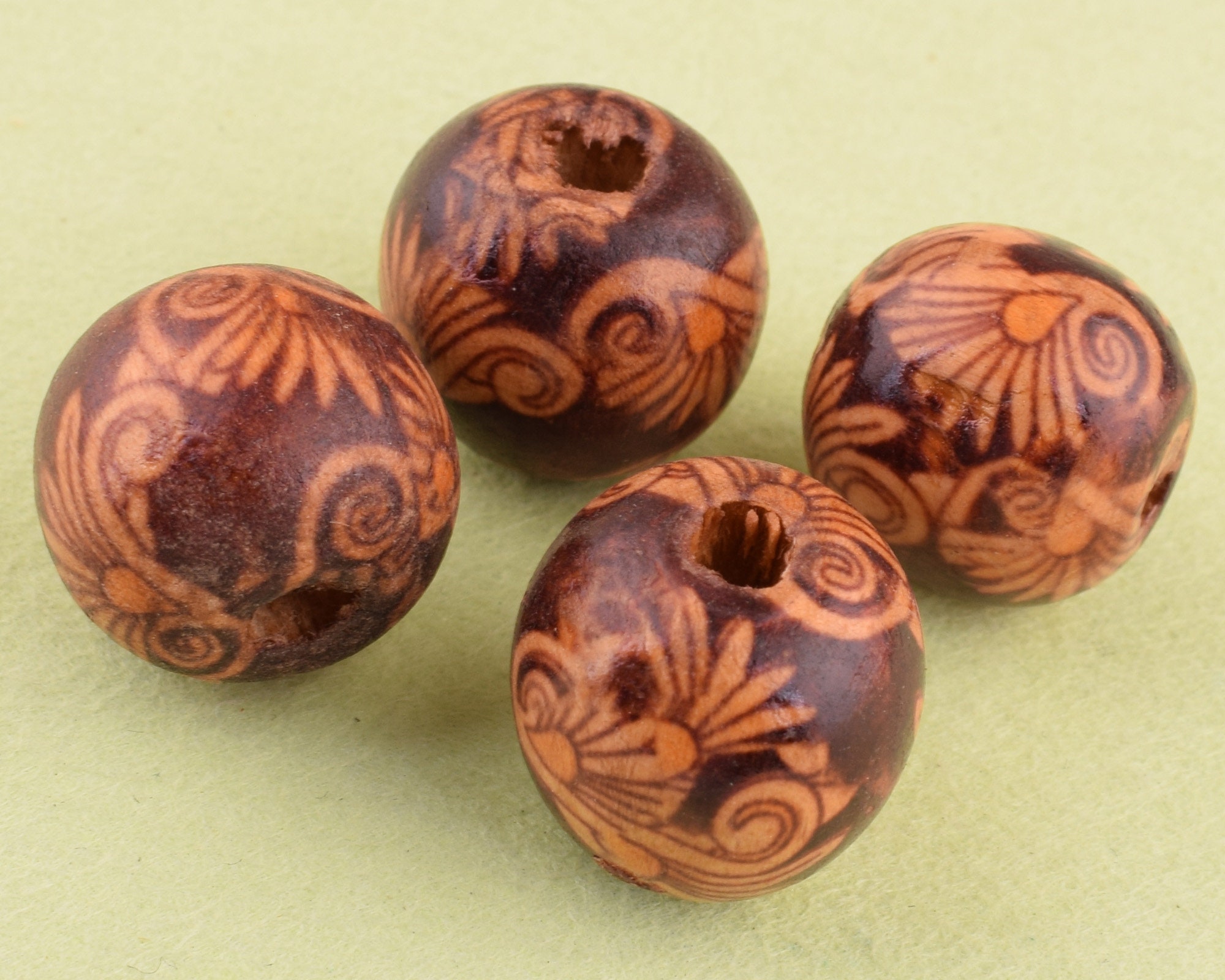 Gukasxi 250 Pcs Wooden Beads for Crafts 5 Sizes Bulk, Natural Unfinished  Wood Bead Large Hole Macrame Beads Wood Loose Beads Wood Spacer Beads for  DIY