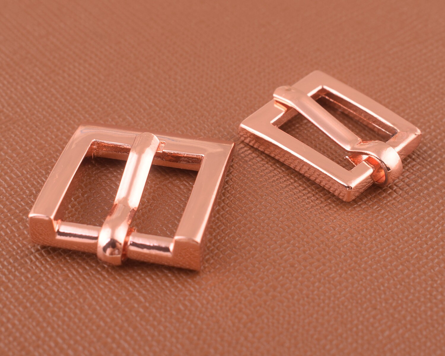 adjustable belt buckles