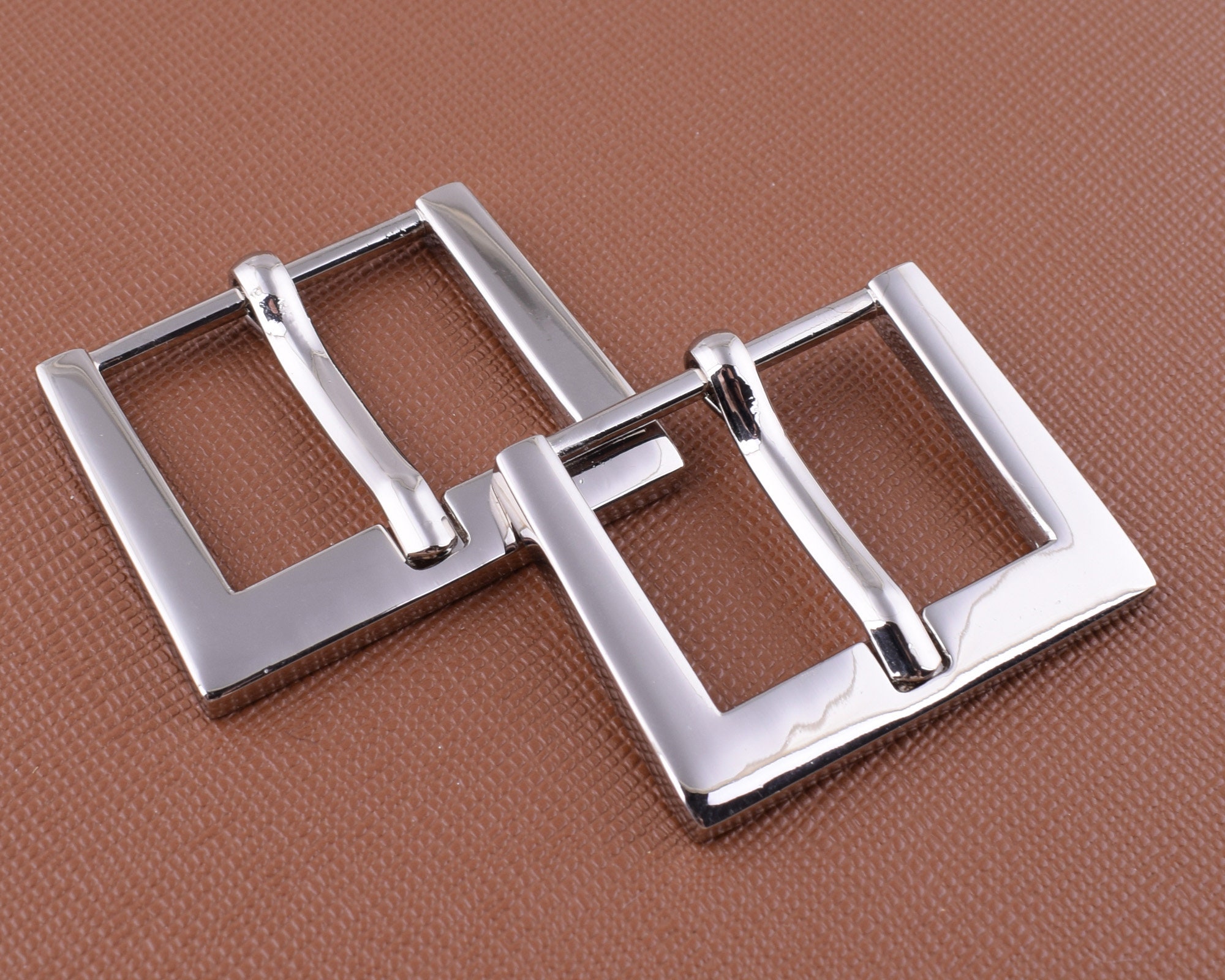 Fibbia Per Cintura A Perno 2,5 Cm (1 Pollice) – Modello #216S, Finitura Argento Lucido, Ottima Qualità, Made In USA