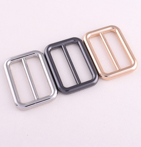 Metal dog collar hardware top