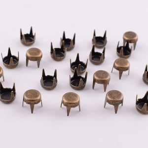 Nailheads Bronze Krallen Nieten, 5mm Mini Runde flach Metall Messing Spikes Dekorationen Nieten Nieten für Leder Geldbörse Schuhe machen Handwerk 200 Stück