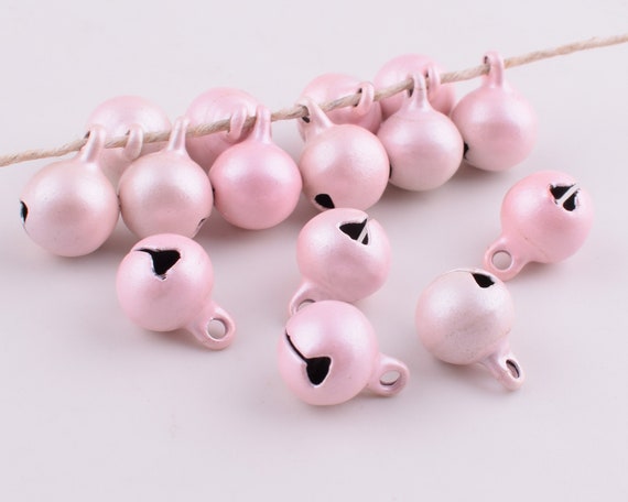 Pink Jingle Bells Mini Christmas Bell Charm Jewelry 8mm Small Round Bells Beads Drops pendant for Pet Necklace Decorative Charms 50 pcs