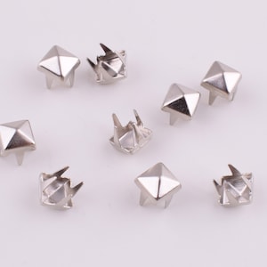 Pyramide Nailheads Ohrstecker, Silber Krallen Nieten, 5mm Mini Messing Spikes Prong Nieten, Mode dekorative Ohrstecker für Lederkleidung arbeiten 200 Stück