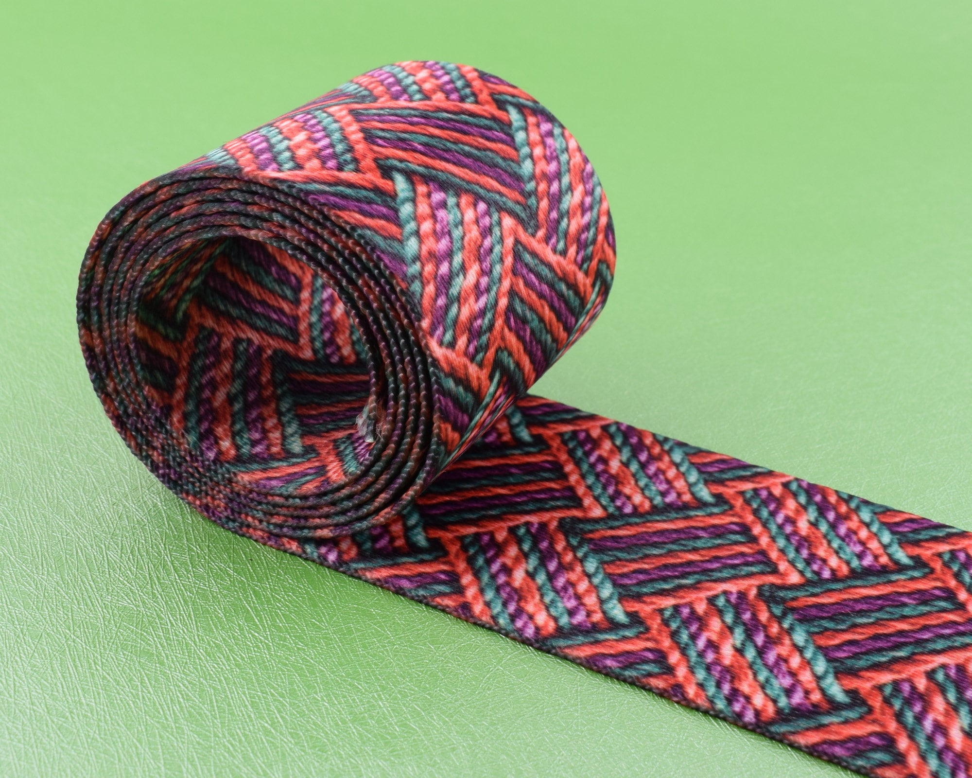 BENECREAT 8 Yards 4 Couleurs Ethnique Broderie Polyester Rubans, Garniture En Dentelle à Coudre Artisanale Vintage De 25 Mm De Large Pour Vêtements, Sac, Bandeaux, Taies D'oreiller, Collier