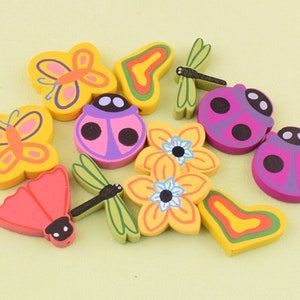 Juguete de madera natural, juguete de dibujos animados, colorido hecho a mano ladybird / mariposa / dragonfly bosque juguetes animales para los niños, juguetes de artesanía decoración