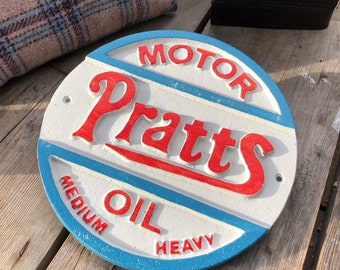 Antique style-porcelain look Castrol Wakefield dealer gas pump motor oil sign