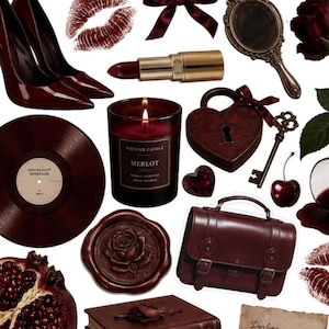 Könnte beinhalten: Eine Sammlung dunkelroter Gegenstände, darunter hochhackige Pumps, ein Lippenstift, eine Duftkerze mit der Aufschrift Merlot, ein herzförmiges Vorhängeschloss mit Schlüssel, eine Schallplatte, ein Wachssiegel, eine Ledertasche und ein Granatapfel.