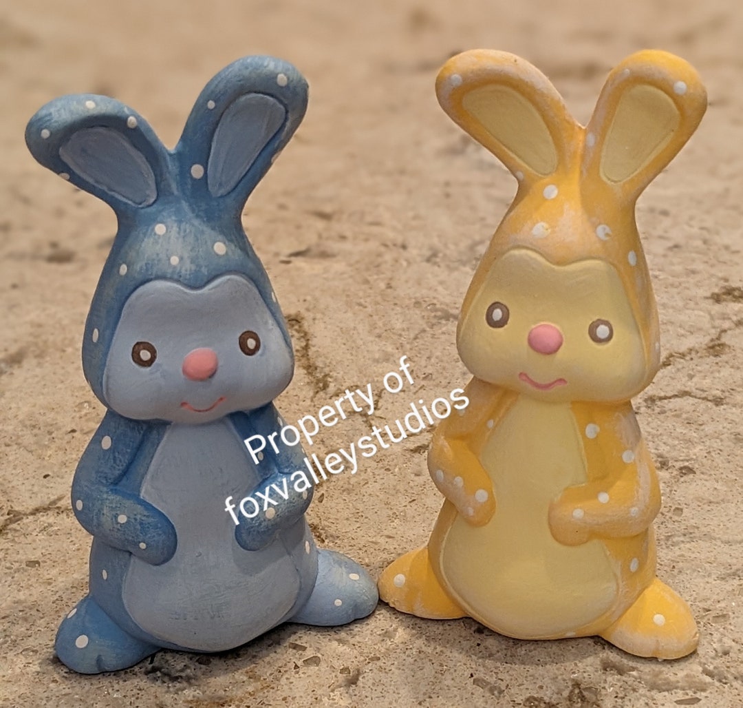 Cute Polka Dot Retro Bunny - Etsy