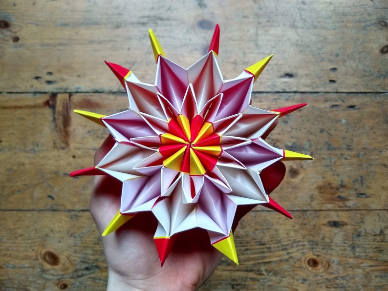 Exploding Firework Origami Action Toy Kit