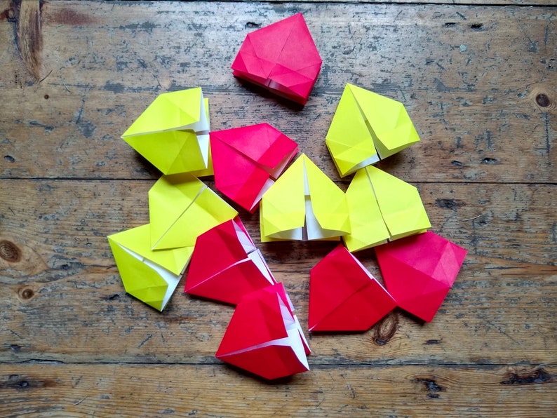 Exploding Firework Origami Action Toy Kit