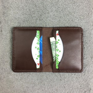 Cartera de cuero minimalista Carteras plegables delgadas para mujeres y hombres Titular de tarjeta de cuero Titular de tarjeta de negocios Pequeño titular de tarjeta de crédito