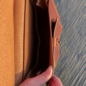 Кожаная сумка-мессенджер женская Коричневая сумка через плечо Сумка на плечо Подарок для нее image 6