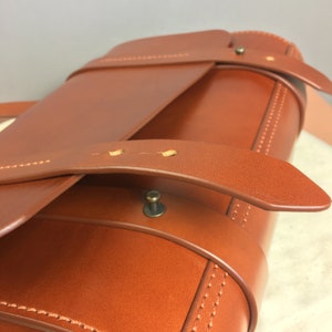 Leather shoulder bag. Messenger bag. Crossbody purse. image 6