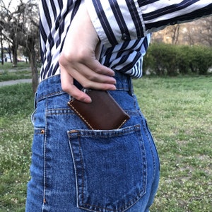Cartera minimalista para hombre y mujer Cartera de bolsillo frontal Cartera pequeña de cuero Tarjetero Funda para tarjeta de crédito Tarjetero imagen 6