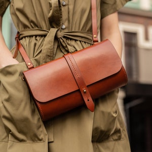 Leder Crossbody bag Damen Leder Crossbody purse Kleine Crossbody-tasche Kleine Schultertasche Crossbody-tasche Minimalistische Zylindertasche