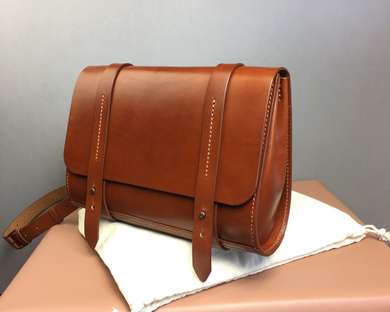 Leather shoulder bag. Messenger bag. Crossbody purse. Copper