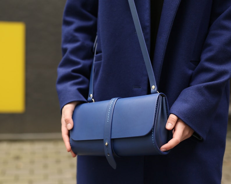 Sacs à bandoulière en cuir pour femmes. Sac à main bandoulière. Sac à bandoulière. Bleu