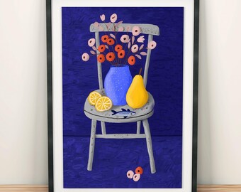 Affiche nature morte naïve avec fleurs, poire et chaise, décoration murale bleue, style folk, illustration imprimée.