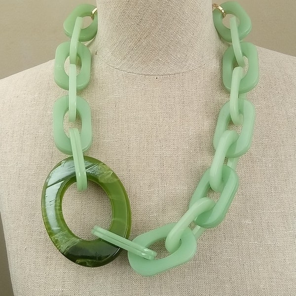 Denis & Charles Rush 23" Lucite Spring Green Statement Link Chain Necklace Vtg