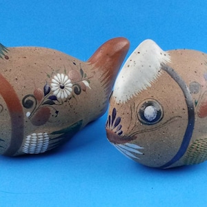 Vtg Letra Signed Pair 60&#39;s Tonola Mexico Earthenware Pottery Fish 9x5 by 5.5&quot;h