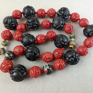 Chinese Molded Carved Resin Cinnabar Red & Black Bead 26&quot; Necklace Cloisonne Vtg