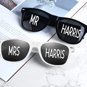 Óculos de sol personalizados para noivos | Óculos de sol para casamento | Óculos de sol para festa de noiva | Lembrança de casamento | Óculos de sol para despedida de solteira | 2 pares