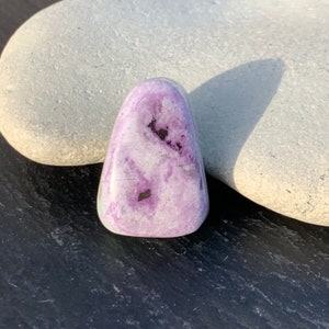 Kammererite Palm Stone, Polished Kammererite Gemstone, Kammererite Gift, Calming Gemstone