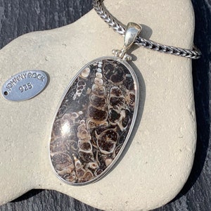 Turritella Agate Oval Cabochon Pendant, Handmade in 925 Sterling Silver, Green River Formation of Wyoming USA