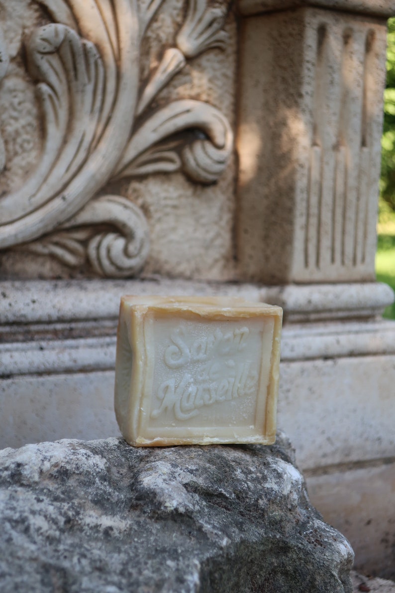 Le Serail Savon de Marseille Soap Cube 300 grams Authentic from Provence White/Vegetable