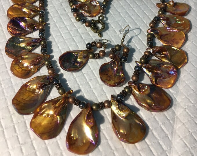 Bronze colored shell and pearl necklace and earrings