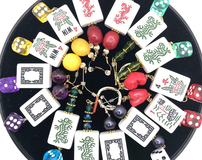 Mahjong earrings with dice