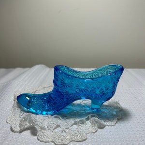 Colonial Blue Glass Shoe Slipper, Daisy & Button Pattern