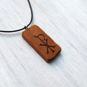 Collier chrétien en bois Chi Rho, collier pendentif christogramme symbole chrétien fait main, collier bois Labarum croix Constantine Chrismon