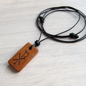 Collier Chi Rho en bois fait main, symbole chrétien croix bois pendentif corde collier, christogramme bois Labarum Constantine collier Chrismon