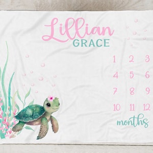 Manta de hito de tortuga marina para niña, manta del mes del océano para niña, manta personalizada para niña bajo el regalo de baby shower del mar M562