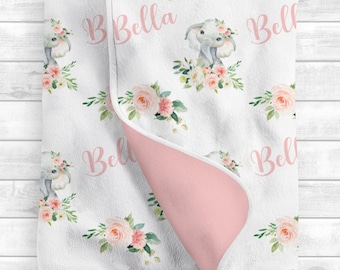 Gepersonaliseerde deken babymeisje - roze bloemendeken - babynaamdeken - babyshowercadeau - gepersonaliseerd babycadeau - aangepaste inbakerdoek SW137