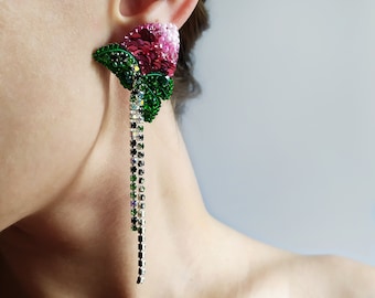 Rosa Blüten Ohrringe mit Strass Kette. Helle Statement Ohrringe.