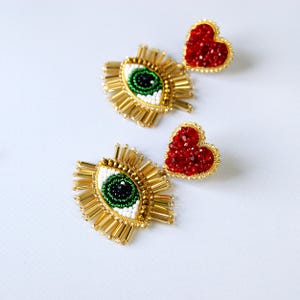 Pendientes de cuentas con ojo turco, ojo verde y corazón rojo