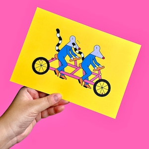 Mini impression Rats sur tandem A5 | Mini poster | Impression artistique | d'illustrations | Résumé | Graphique | Chambre d'enfants | Jaune | Vélo | Cyclisme