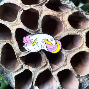 Unicorn enamel pin, lapel pin, rainbow unicorn, unicorn brooch, unicorn lover gift, unicorn accessory, kawaii enamel pin, unicorn jewelry