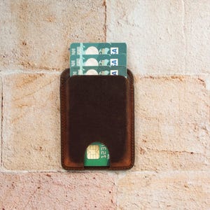 Personalisierte Leder Magnethülle für iPhone 16/15/14/13/12 Modelle, Kreditkartenhalter, individuelles Geschenk, Geburtstagsgeschenk, Papa Geschenk, Kartenetui