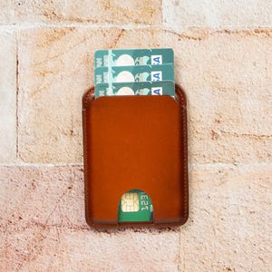 Personalisierte magnetische Leder Brieftasche für iPhone 16/15/14/13/12 Modelle, Kreditkartenetui, Kreditkartenhalter, Visitenkartenetui, Geschenk für Männer