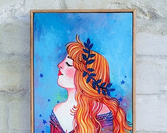 Puede incluir: Una pintura de una mujer con el pelo largo y rojo que fluye, llevando una corona de hojas. El fondo es un cielo azul con estrellas blancas.
